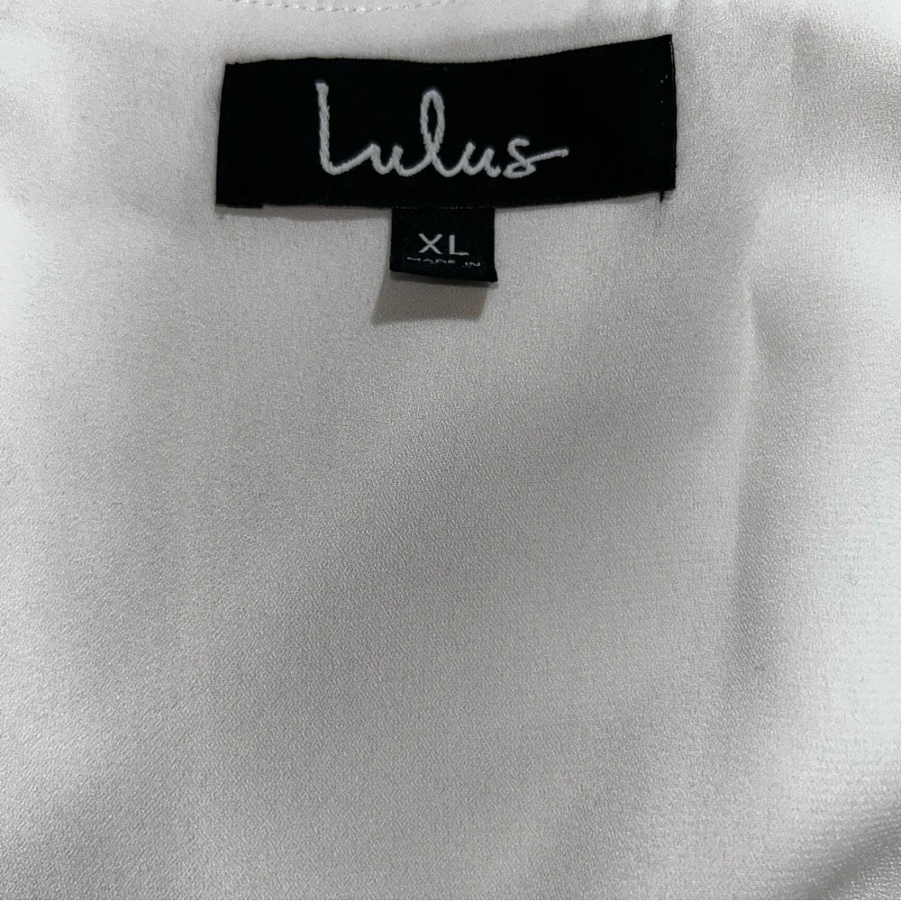Lulu’s White Mesh Lightweight Tank Top - Slightly Stained - Picture 4 of 10